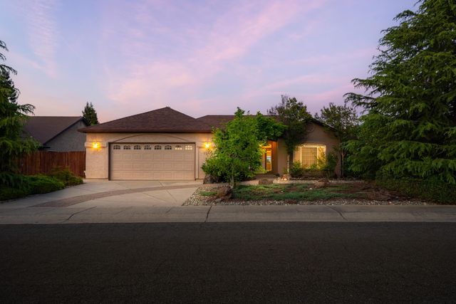 2965 Shadow Brook Lane, Redding, CA 96001