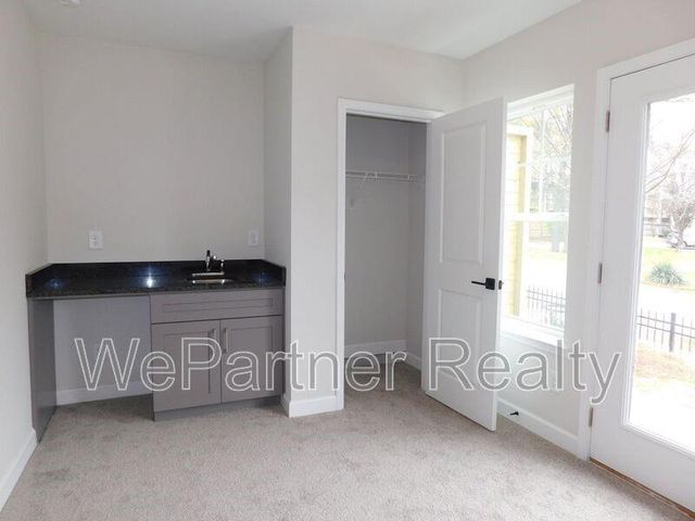 1994 Main St NW, Atlanta, GA 30318