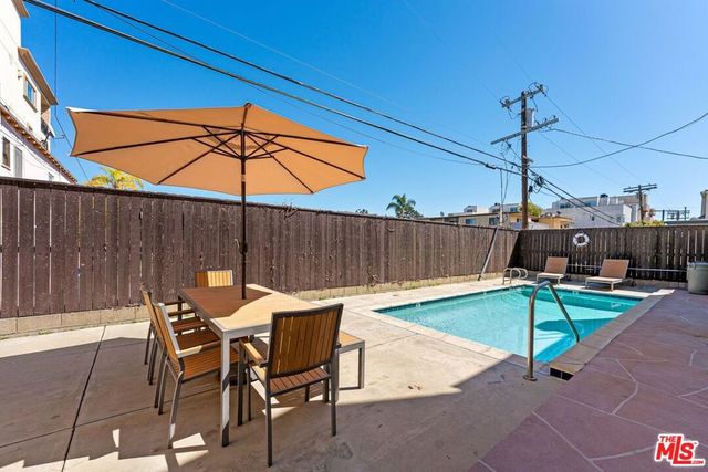 11574 Iowa Avenue 109, Los Angeles, CA 90025