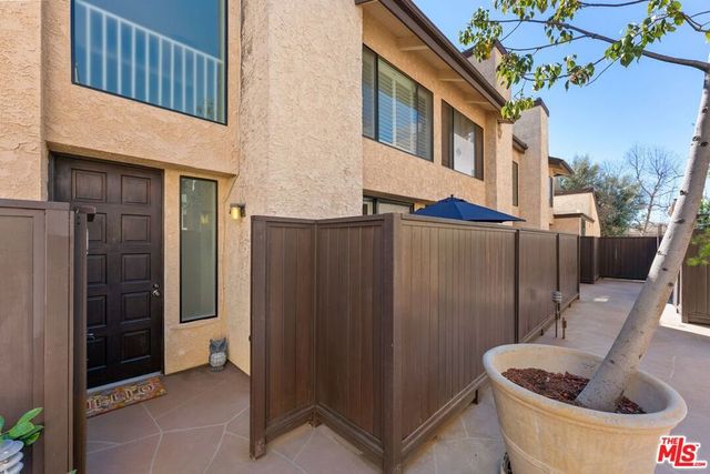 11574 Iowa Avenue 109, Los Angeles, CA 90025