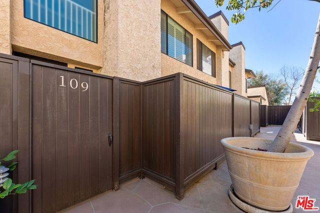 11574 Iowa Avenue 109, Los Angeles, CA 90025