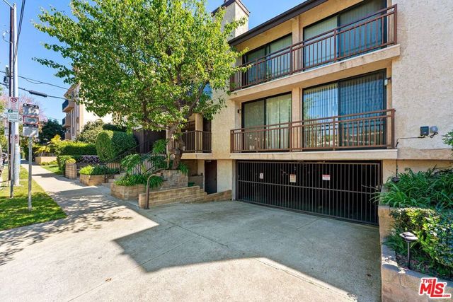 11574 Iowa Avenue 109, Los Angeles, CA 90025