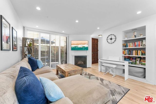 11574 Iowa Avenue 109, Los Angeles, CA 90025