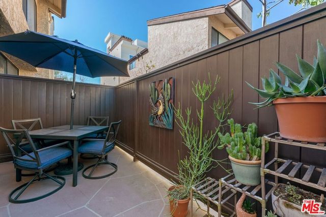 11574 Iowa Avenue 109, Los Angeles, CA 90025