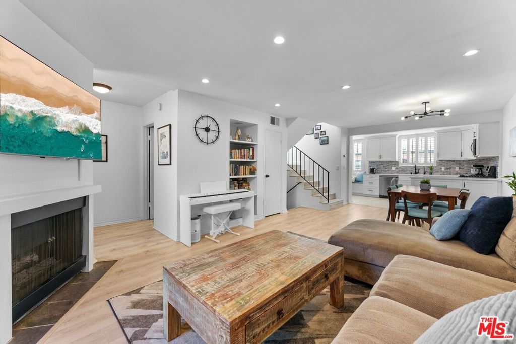 11574 Iowa Avenue 109, Los Angeles, CA 90025