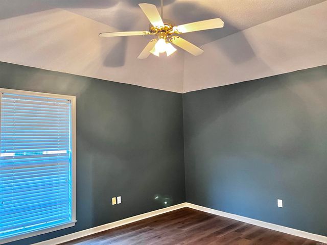 401 Country Squire, Searcy, AR 72143