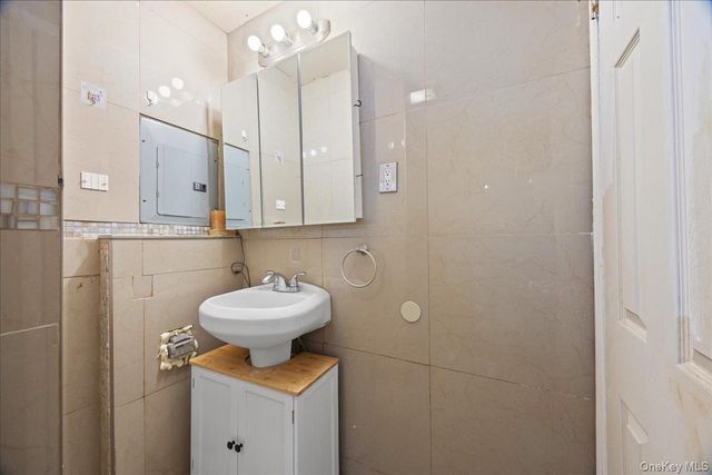 57 Pennyfield Camp, Bronx, NY 10465