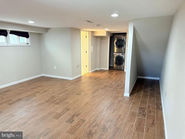 702 56TH PL NE, Washington, DC 20019