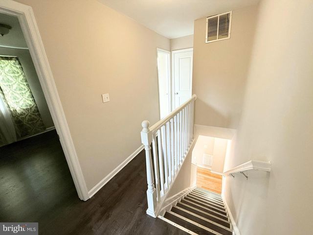 702 56TH PL NE, Washington, DC 20019