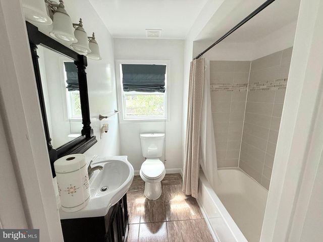 702 56TH PL NE, Washington, DC 20019
