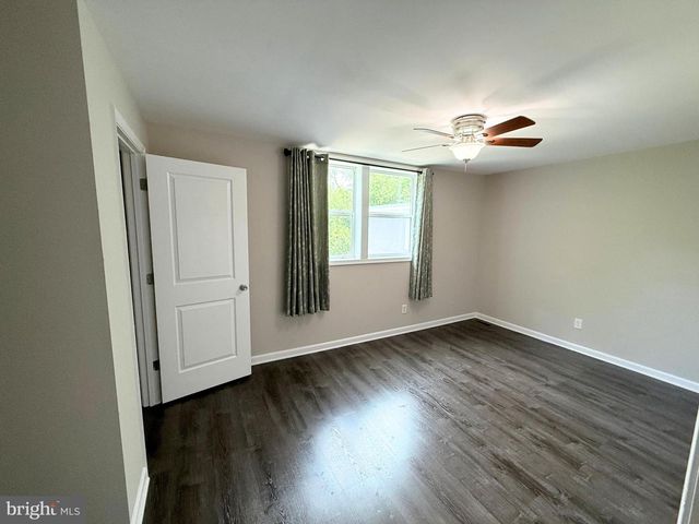 702 56TH PL NE, Washington, DC 20019