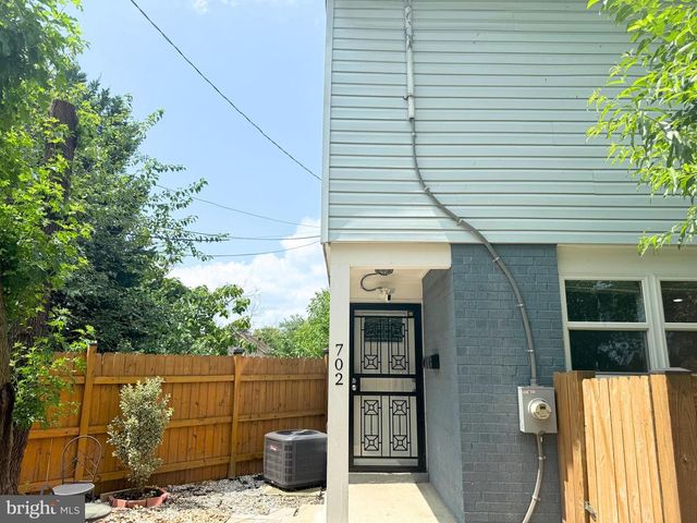702 56TH PL NE, Washington, DC 20019