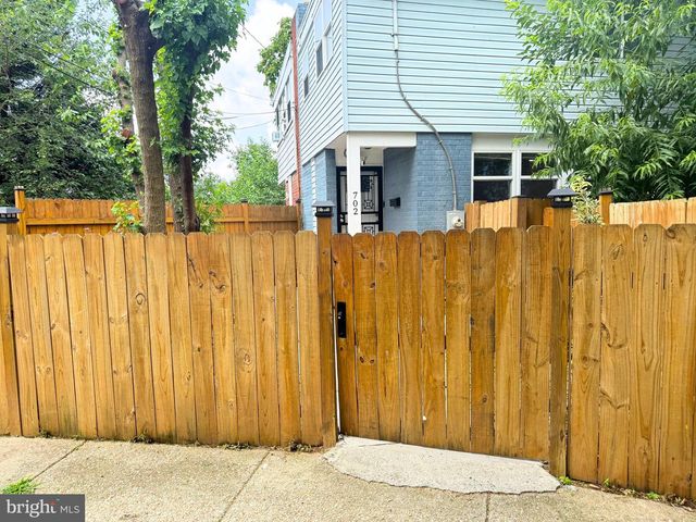 702 56TH PL NE, Washington, DC 20019
