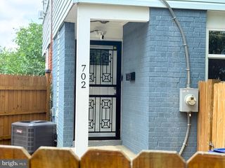 702 56TH PL NE, Washington, DC 20019