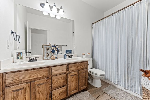 705 Royal Oak Court, Burleson, TX 76028