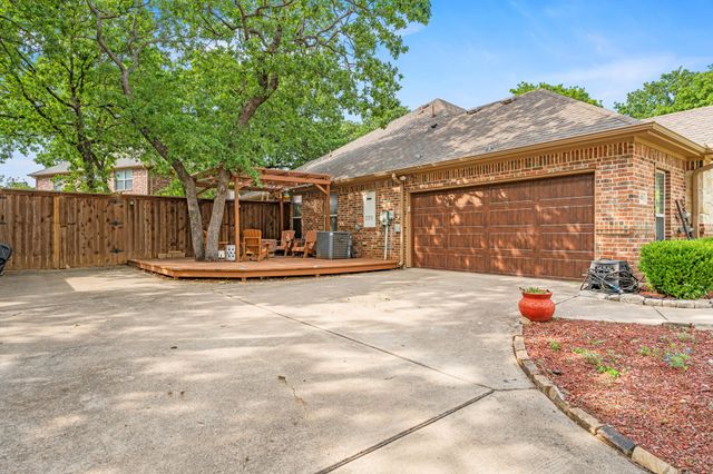 705 Royal Oak Court, Burleson, TX 76028