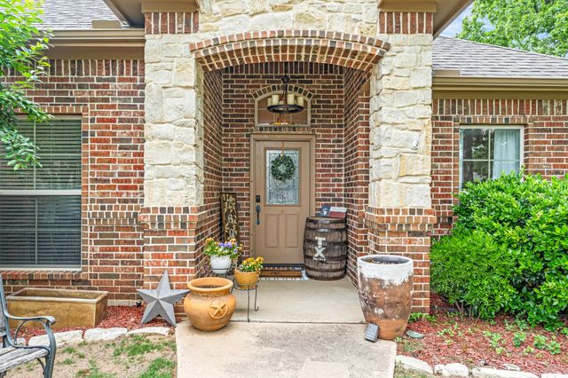 705 Royal Oak Court, Burleson, TX 76028