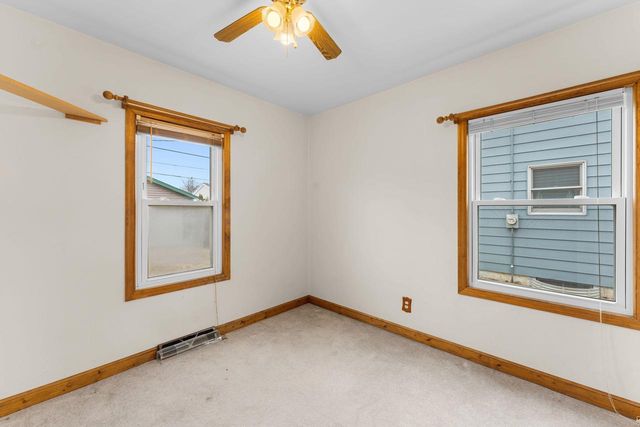 2812 E Allerton AVENUE, Saint Francis, WI 53235