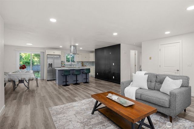 8517 188th Court E, Puyallup, WA 98375