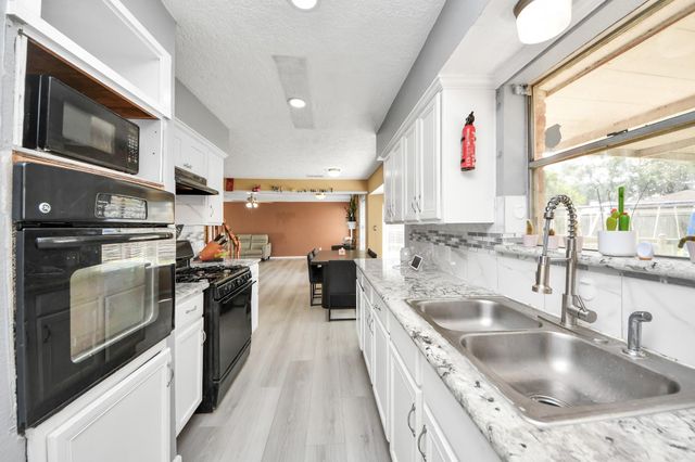 10602 Sagebriar Drive, Houston, TX 77089