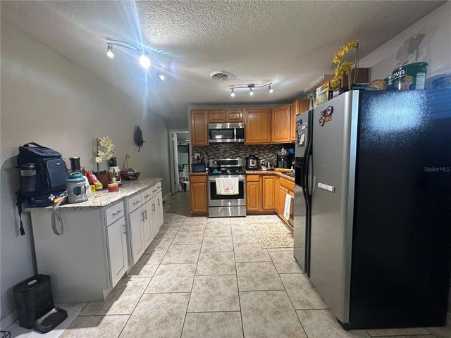 4850 LAKE SHORE DRIVE, St Cloud, FL 34772