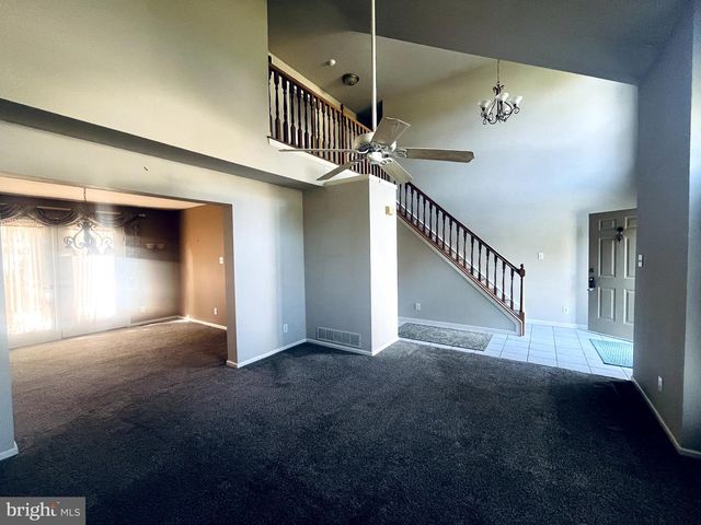 870 LONGWOOD DR, Vineland, NJ 08361