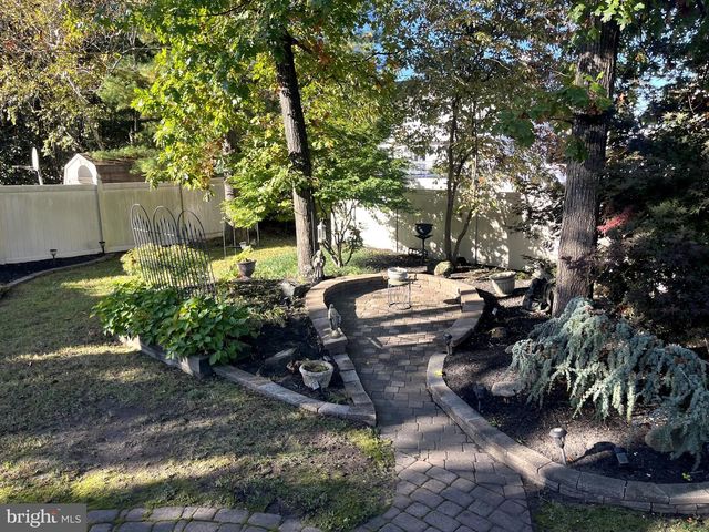 870 LONGWOOD DR, Vineland, NJ 08361