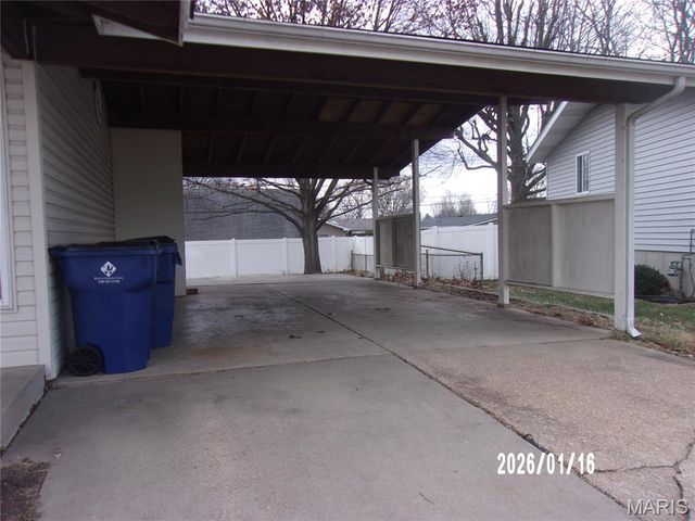 2328 Urbandale Drive, Florissant, MO 63031