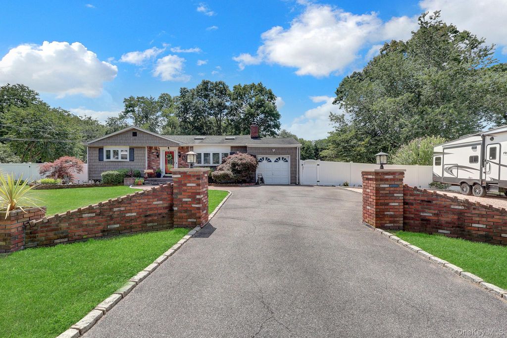 408 Oceanside Street, Islip Terrace, NY 11752 — photo 5