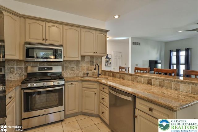 369 Lenape Trail, Upper Macungie Twp, PA 18104