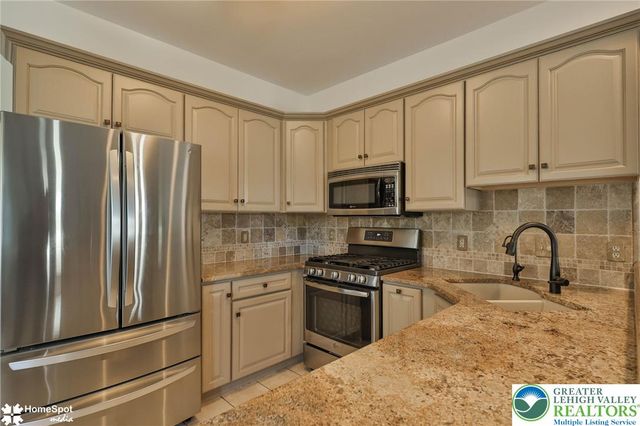 369 Lenape Trail, Upper Macungie Twp, PA 18104