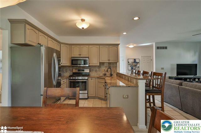 369 Lenape Trail, Upper Macungie Twp, PA 18104