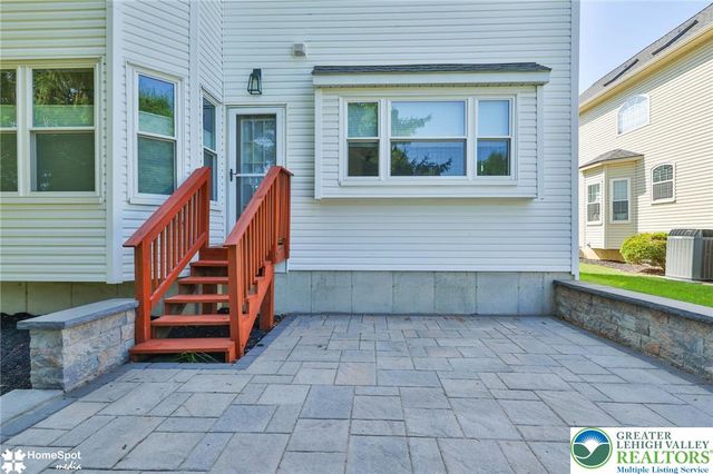 369 Lenape Trail, Upper Macungie Twp, PA 18104