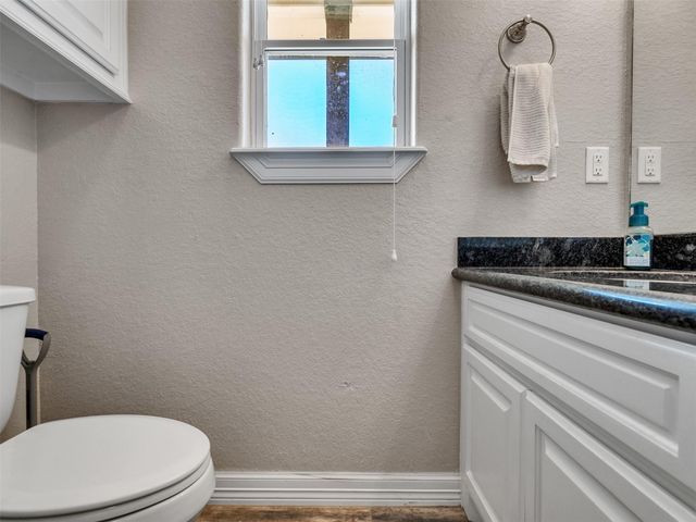 155 Horse Shoe Trail, Angleton, TX 77515