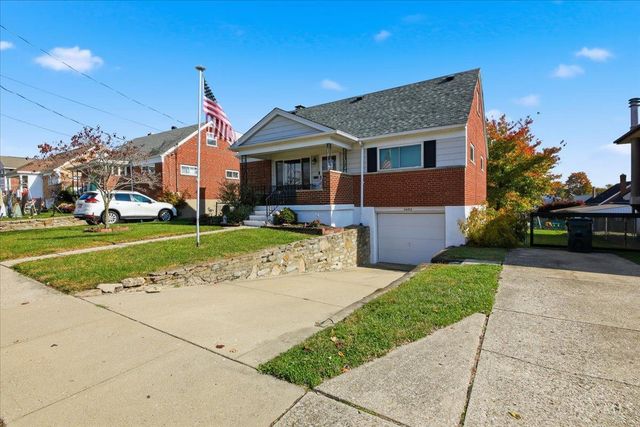 3492 Moonridge Drive, Green Twp, OH 45248