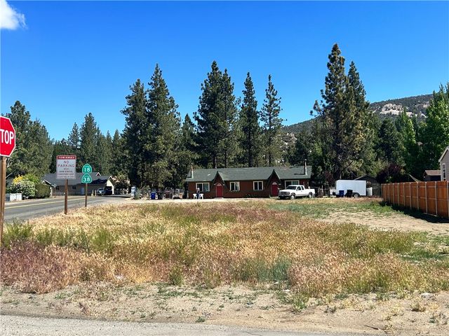 900 Greenway Drive, Big Bear City, CA 92314
