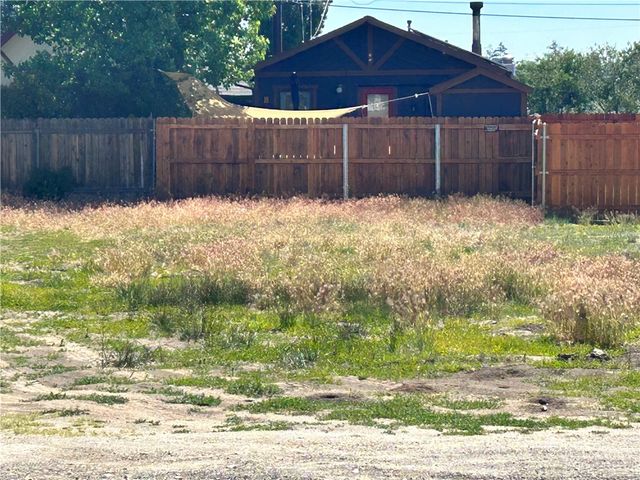 900 Greenway Drive, Big Bear City, CA 92314