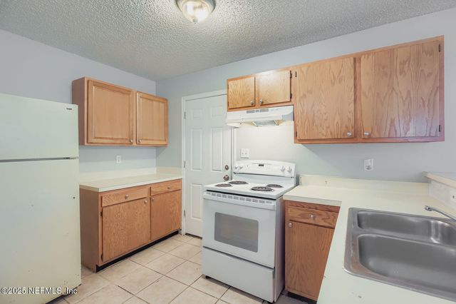 1531 BROOK FOREST Drive, Jacksonville, FL 32208
