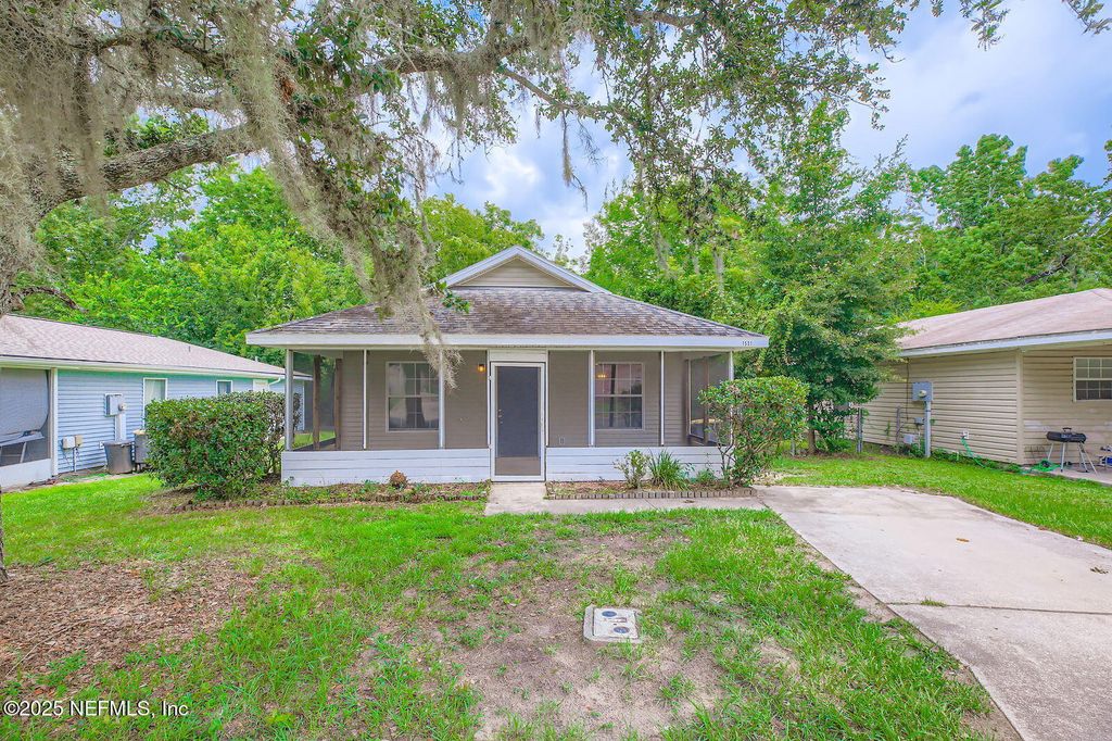 1531 BROOK FOREST Drive, Jacksonville, FL 32208