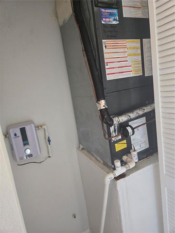 1313 54TH AVENUE E 1313, Bradenton, FL 34203