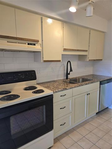 1313 54TH AVENUE E 1313, Bradenton, FL 34203