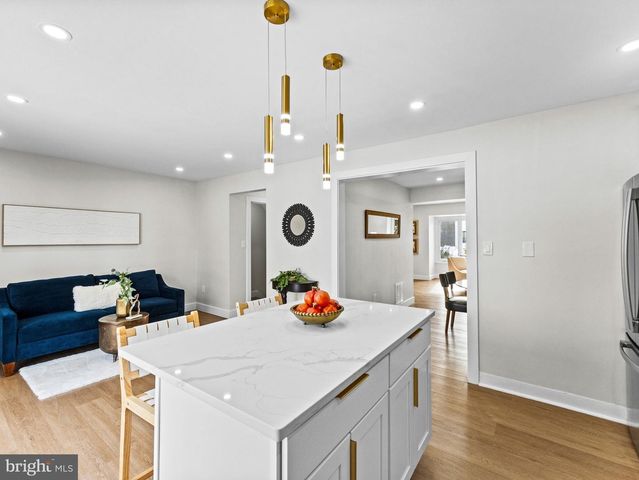 324 EVANSTON DR, Hightstown, NJ 08520