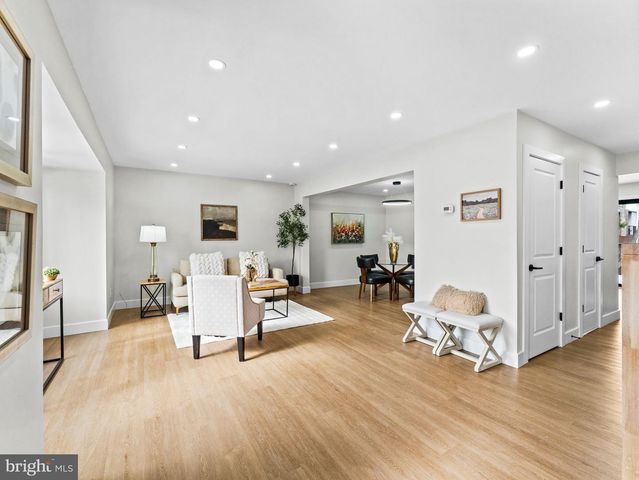 324 EVANSTON DR, Hightstown, NJ 08520