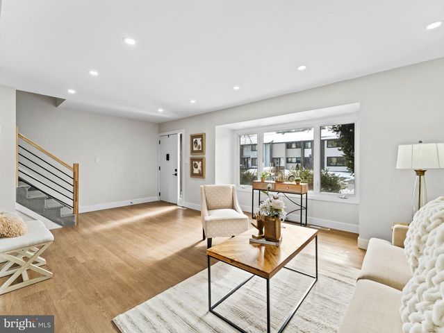 324 EVANSTON DR, Hightstown, NJ 08520