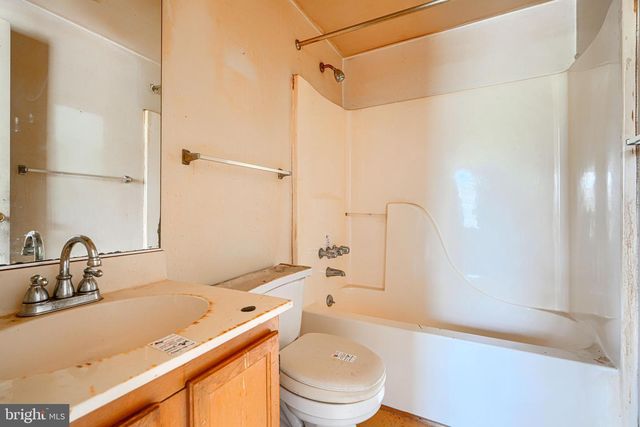 3416 ROUND RD, Baltimore, MD 21225