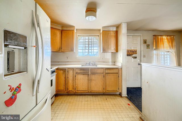 3416 ROUND RD, Baltimore, MD 21225