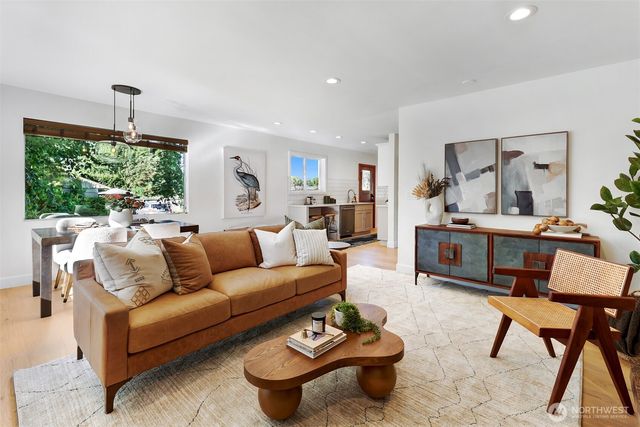 8062 30th Avenue NW, Seattle, WA 98117
