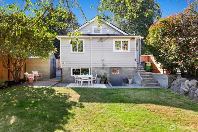 8062 30th Avenue NW, Seattle, WA 98117