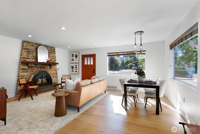 8062 30th Avenue NW, Seattle, WA 98117