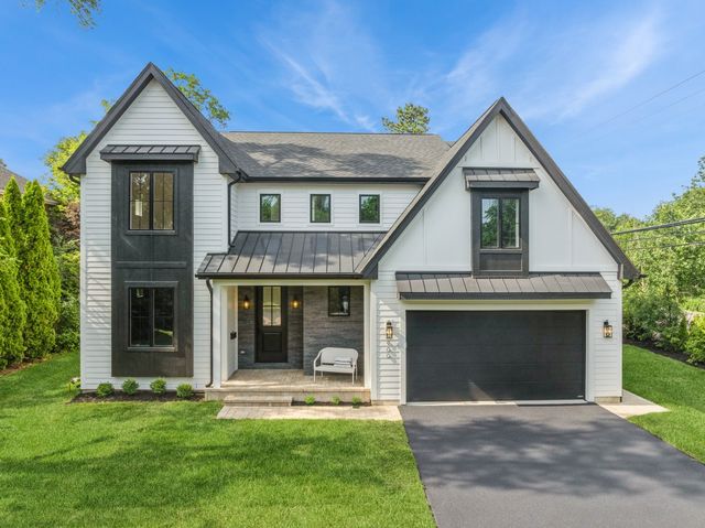 900 Pleasant Lane, Glenview, IL 60025